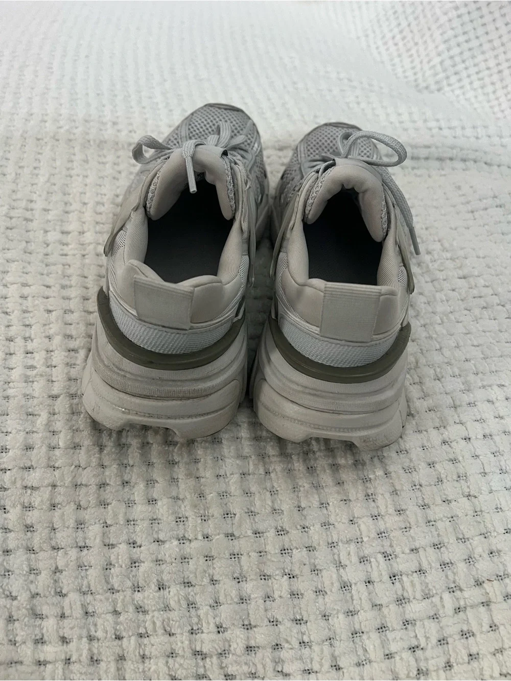 Nike Women’s V2K Run Shoes size 6